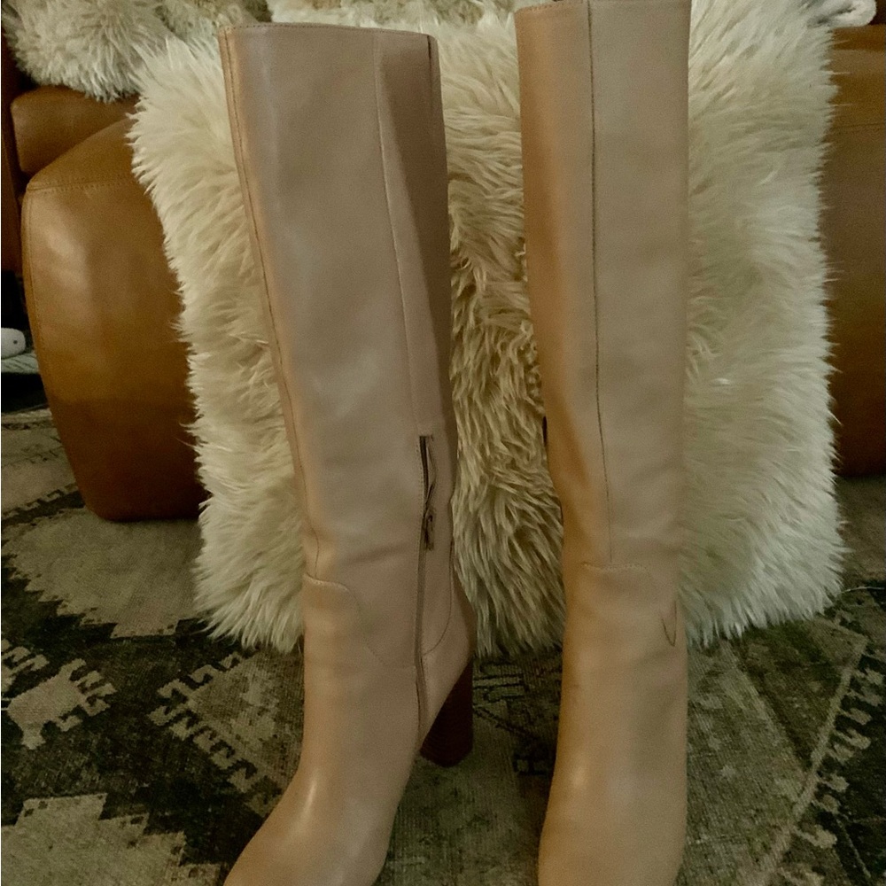 Women's Knee-High Leather Boots - Beige